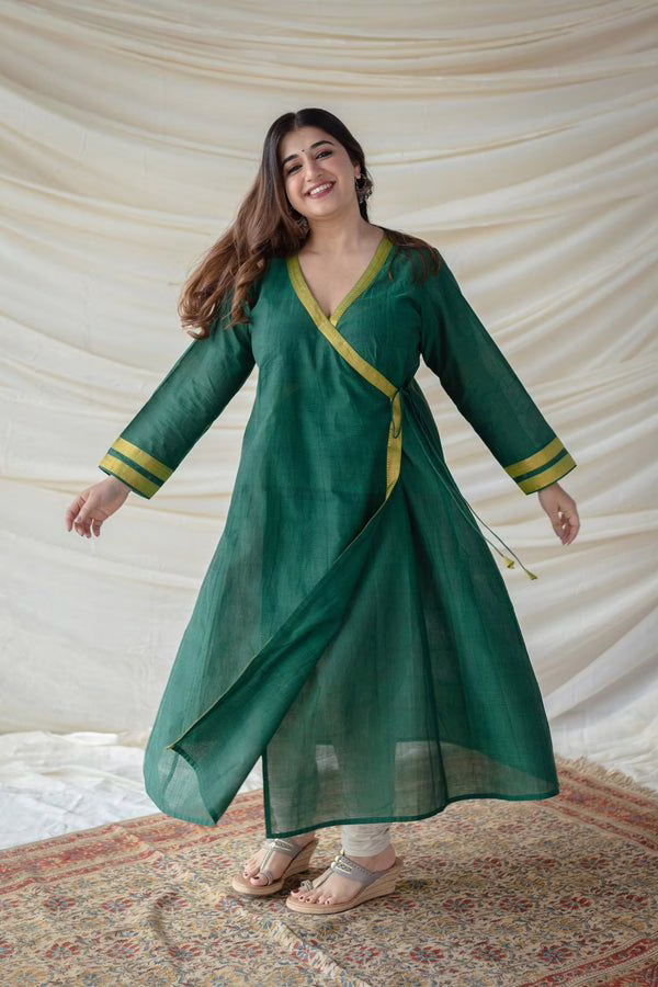 Everyday Styling Tips for Every Woman in Indian Ethnic Fashion 8 Everyday Styling Tips for Every Woman in Indian Ethnic Fashion Plus sized model wearing a empire kurti