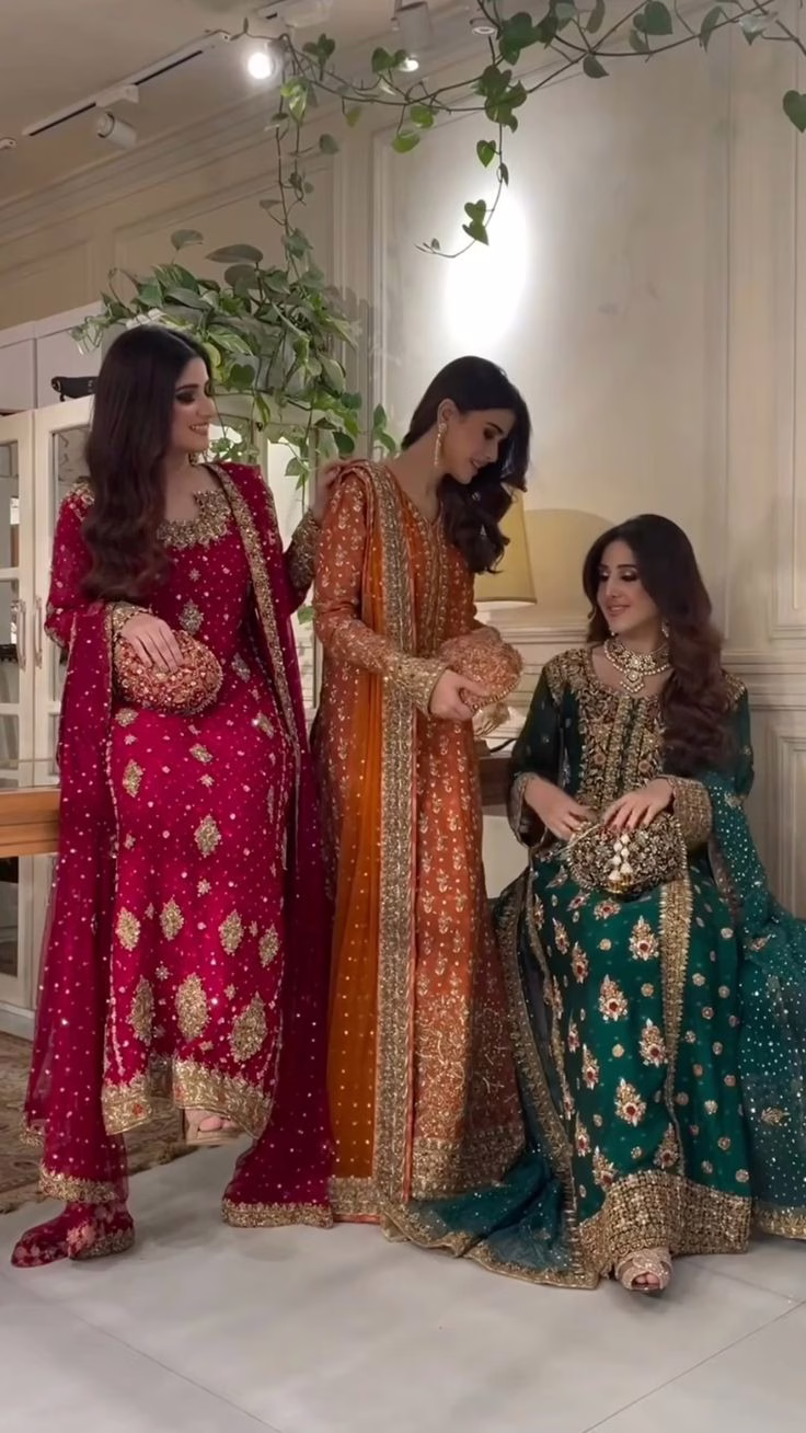 3 Indian Ethnic Wear Styles for Women with Different Body Shapes 2 3 Indian Ethnic Wear Styles for Women with Different Body Shapes 5be2fd8de0f45f34b13e01312860d171 https://ethniclovers.com/wp-content/uploads/2025/06/5be2fd8de0f45f34b13e01312860d171.avif Ethniclover