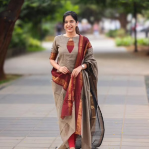 7 Top Reasons To Embrace Khadi- An Eco-Friendly Choice for Your Wardrobe.