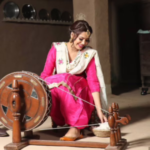 Handloom vs Powerloom: Key Differences Every Buyer Should Know Before Shopping
